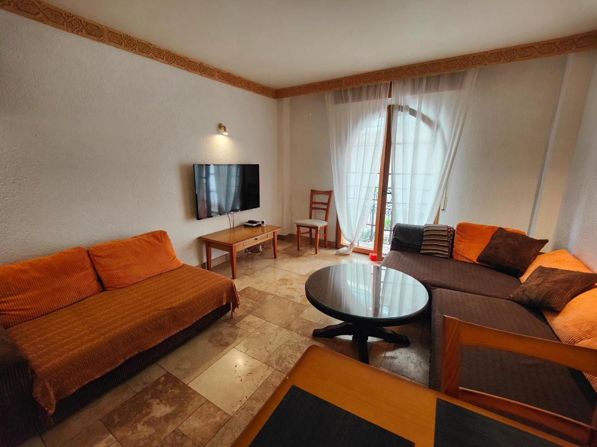 Апартаменты Apartamento En El Centro A Dos Minutos De La Playa Фуэнхирола Экстерьер фото