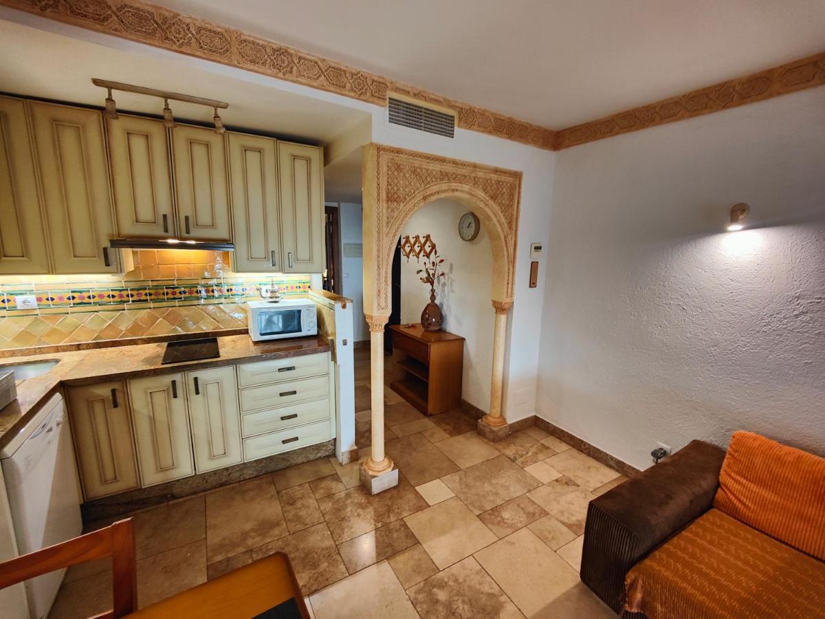 Апартаменты Apartamento En El Centro A Dos Minutos De La Playa Фуэнхирола Экстерьер фото